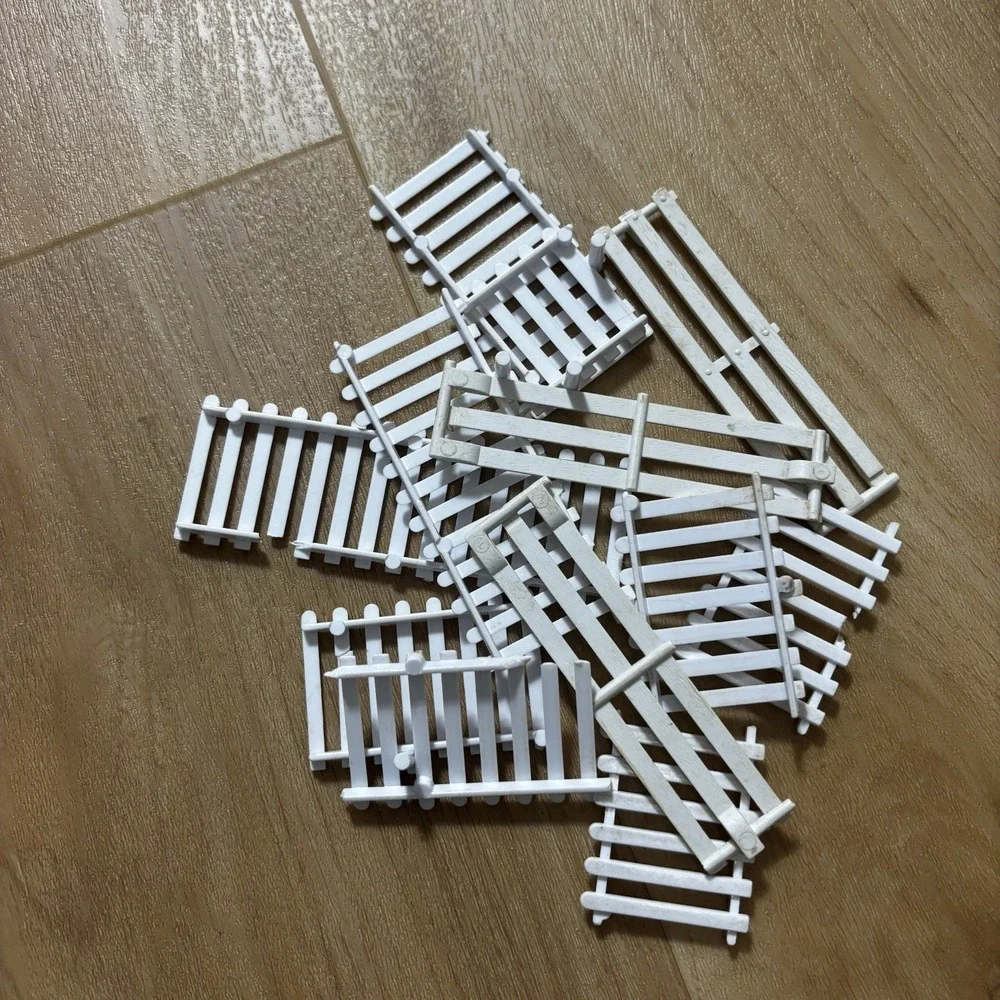 VTG 50s BLOCK CITY Plastic Blocks 600 Pcs Building White Green Clear Fences Door